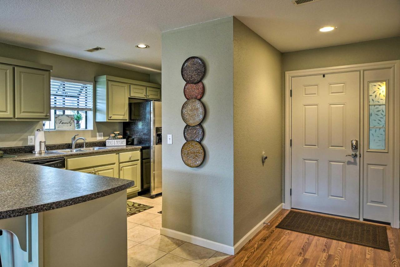 Condo Amidst Branson Action With Pool Access And Golf! 外观 照片